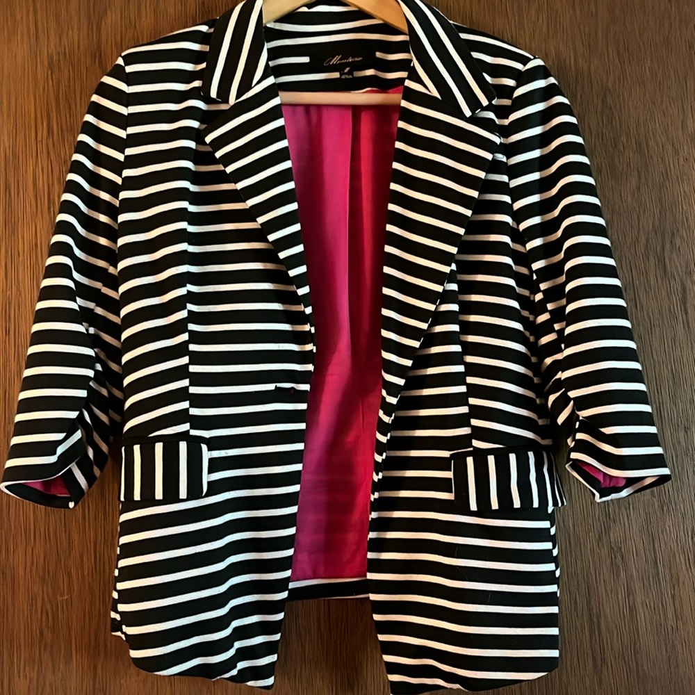 Trendy women’s blazer